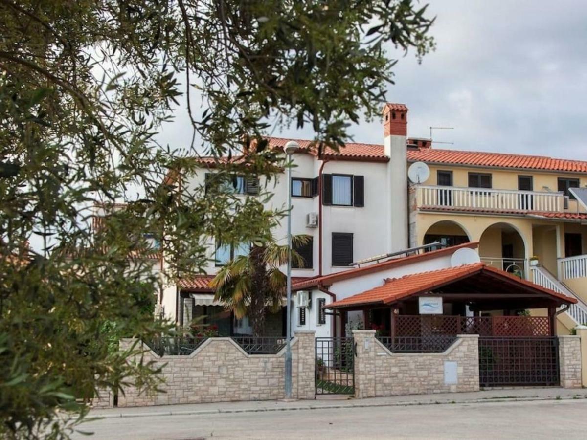 Apartments Grozdanic Fažana Exterior foto